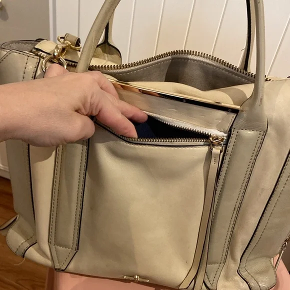 POUR LA VICTOIRE two tone 100% leather satchel with crossbody strap - Picture 15 of 16